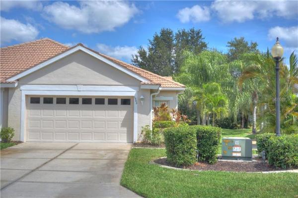 PELICAN POINTE GOLF & COUNTRY CLUB