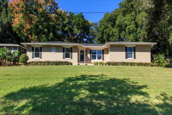 MOUNT DORA PINECREST