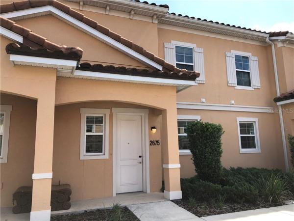 REGAL OAKS AT OLD TOWN