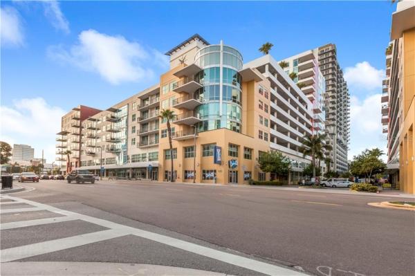 GRAND CENTRAL AT KENNEDY RESID