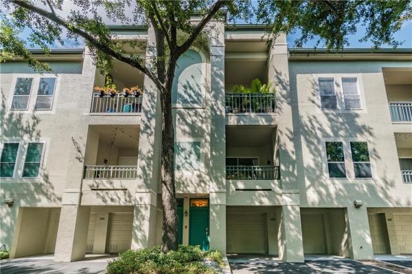 ISLAND PLACE A CONDO