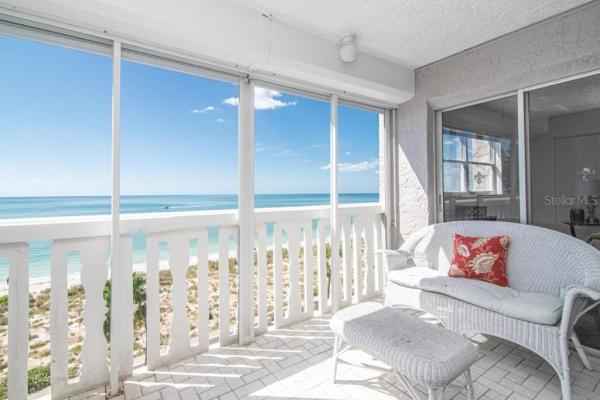 BEACH HOUSE OF PASS-A-GRILLE