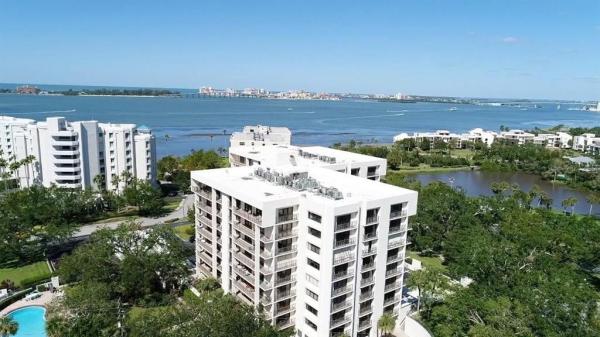 BELLEVIEW BILTMORE VILLAS OAKS