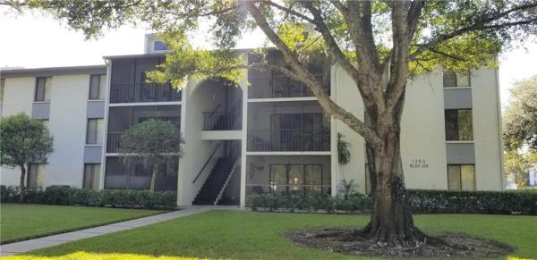 PINE RIDGE AT LAKE TARPON VILLAGE