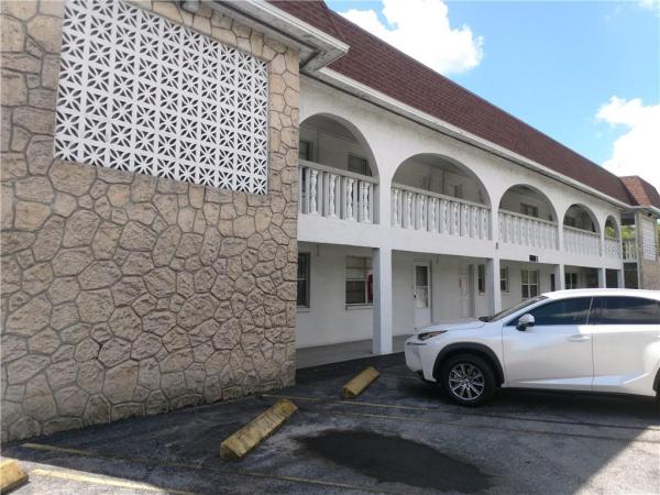 VILLA VALENCIA GARDEN CONDO