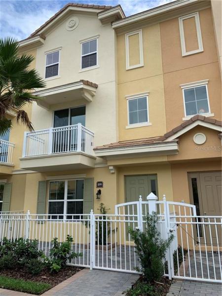 GRANDE OAKS AT HEATHROW