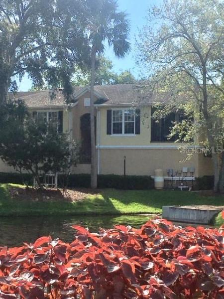 COURTNEY PALMS CONDO