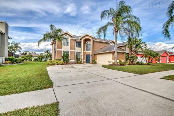 CLUBHOUSE ESTATES AT SUMMERFIELD