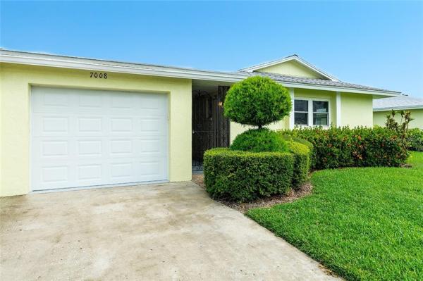 VILLAGE GREEN OF BRADENTON SC 4