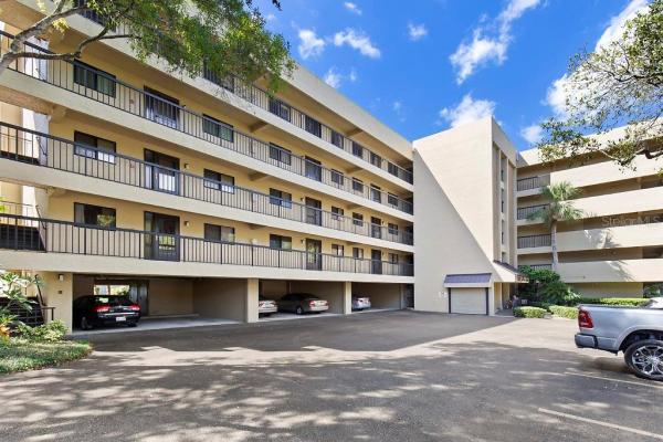 GREEN DOLPHIN PARK MID-RISE CONDO