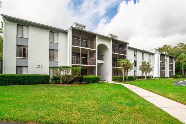 PINE RIDGE AT LAKE TARPON VILLAGE