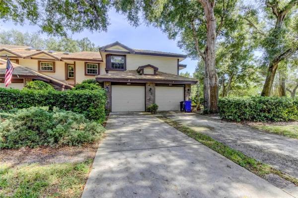 LAUREL OAKS AT COUNTRY WOODS CONDO