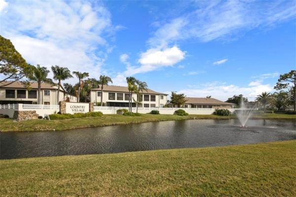 COUNTRY VILLAGE CONDO SEC 3