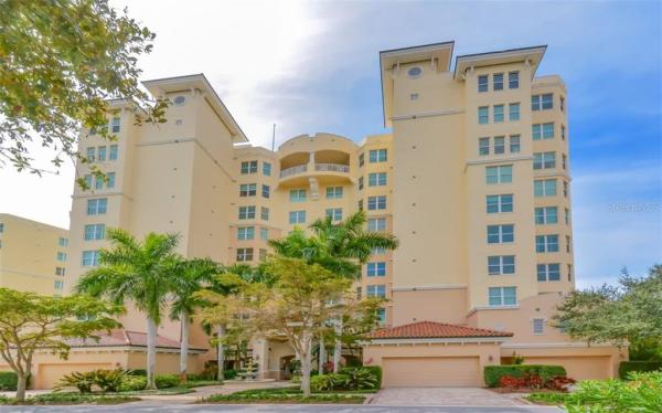 MERIDIAN AT THE OAKS PRESERVE