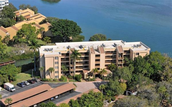 MIDNIGHT COVE BAYSIDE