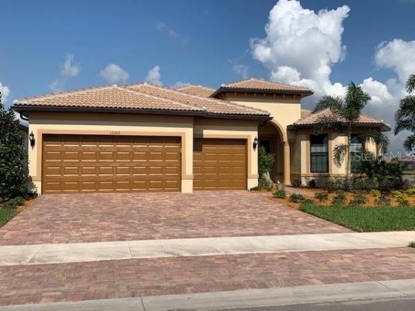 ISALNDWALK AT THE WEST VILLAGES