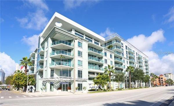 PLACE AT CHANNELSIDE A CON