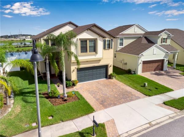 VILLAGES/TRINITY LAKES