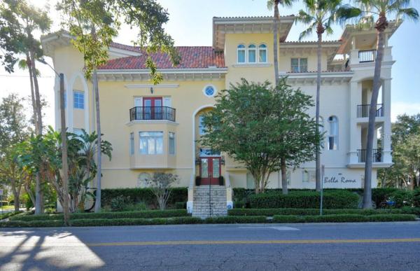 TOWNHOMES OF BELLA ROMA ESTATE