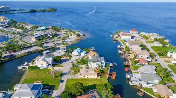 HUDSON BEACH ESTATES