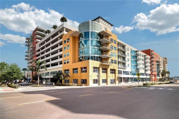 GRAND CENTRAL AT KENNEDY RESID