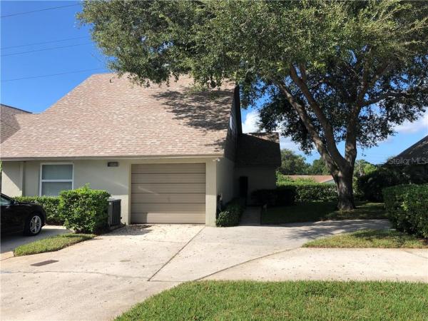 CHATEAUX WOODS CONDO