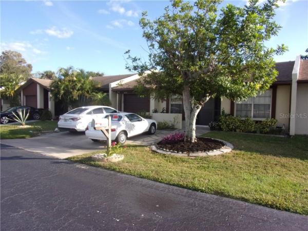 TOWNHOUSES OF LAKESIDE SOUTH
