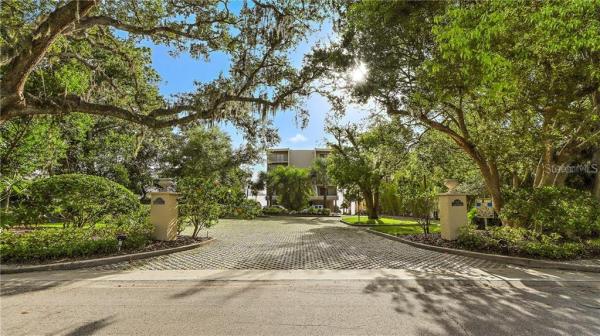 CAMELOT OAKS CONDO