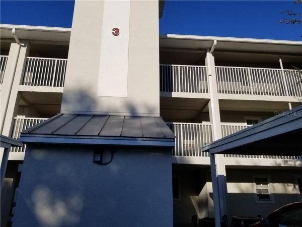 FOUNTAINS AT PARADISE LAKES CONDO