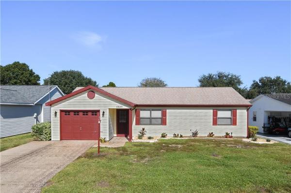 LADY LAKE ORANGE BLOSSOM GARDENS UNIT 15