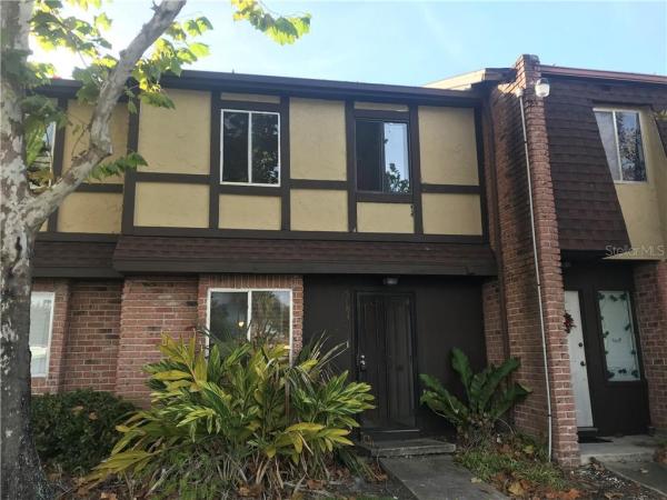 HUNTINGTON ON GREEN CONDO