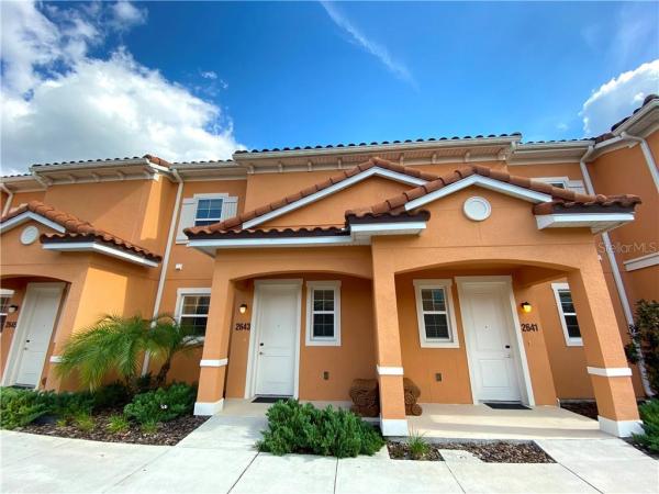 REGAL OAKS AT OLD TOWN