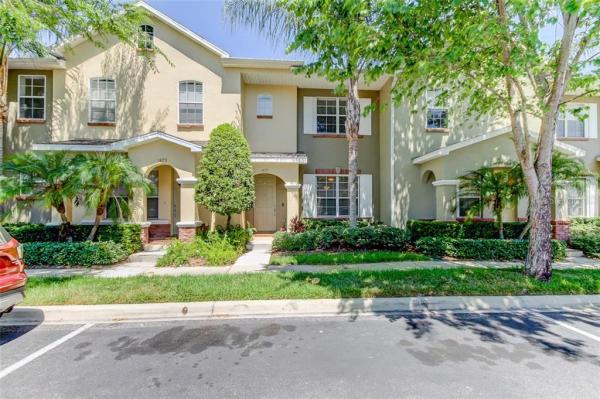 HAMPTON LAKES AT MAIN STREET