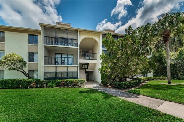 PINE RIDGE AT LAKE TARPON VILLAGE