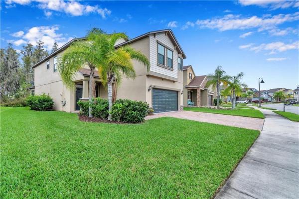 VILLAGES/TRINITY LAKES