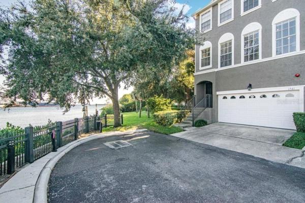 HARBOURSIDE AT HARBOUR ISLAND