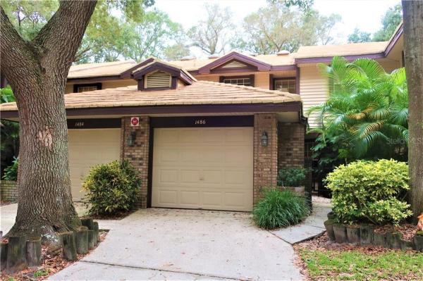 LAUREL OAKS AT COUNTRY WOODS CONDO
