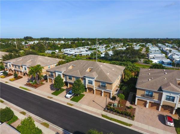 PALMA SOLA TRACE CONDO OR2185/736