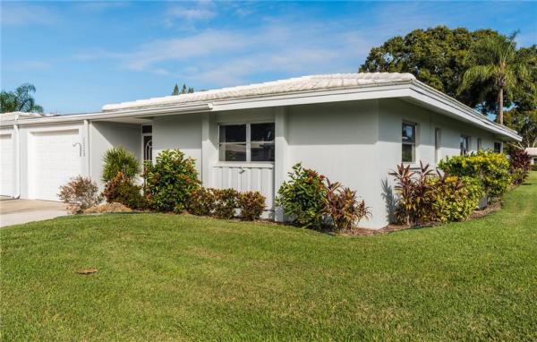 SOUTH GATE VILLAGE GREEN 08