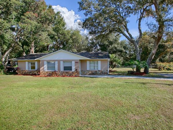 CARLTON VILLAGE PARK