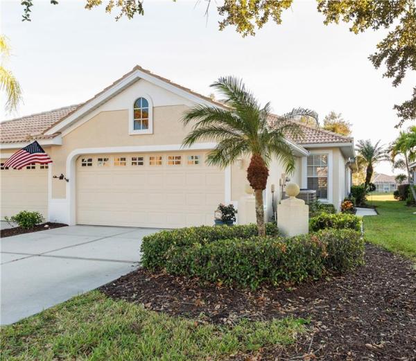 PELICAN POINTE GOLF & COUNTRY CLUB