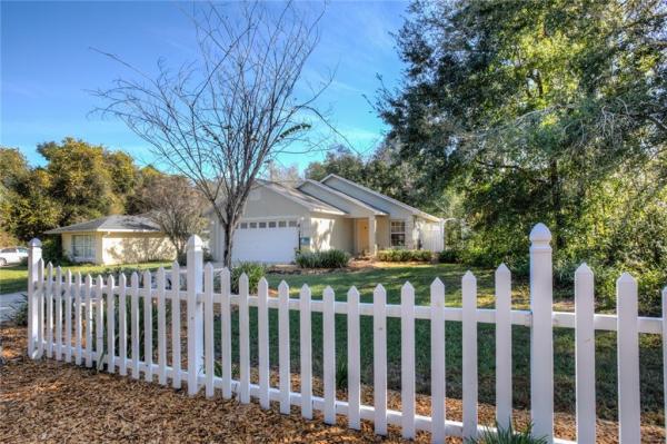 CARLTON VILLAGE PARK