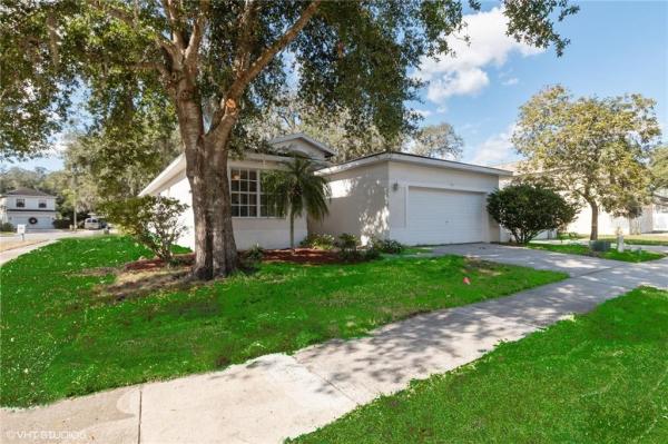 PINEWOOD COUNTRY ESTATES