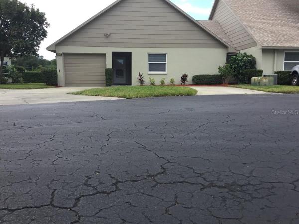 CHATEAUX WOODS CONDO