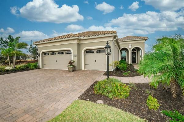 COUNTRY CLUB EAST AT LAKEWOOD RANCH