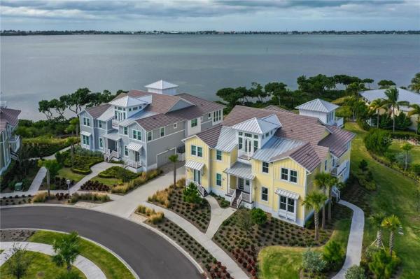 EDGEWATER WALK II ON HARBOUR ISLE 3