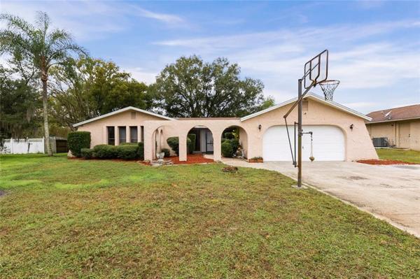 LAKE PADGETT ESTATES