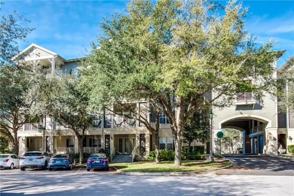 CARLYLE RESIDENCE S CELEBR CONDO