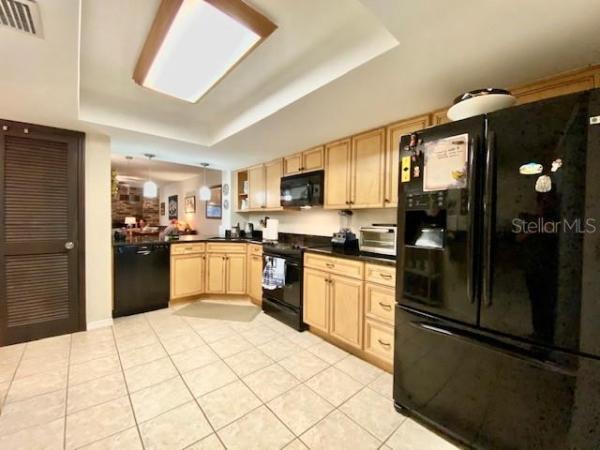 KENSINGTON PARK CONDO