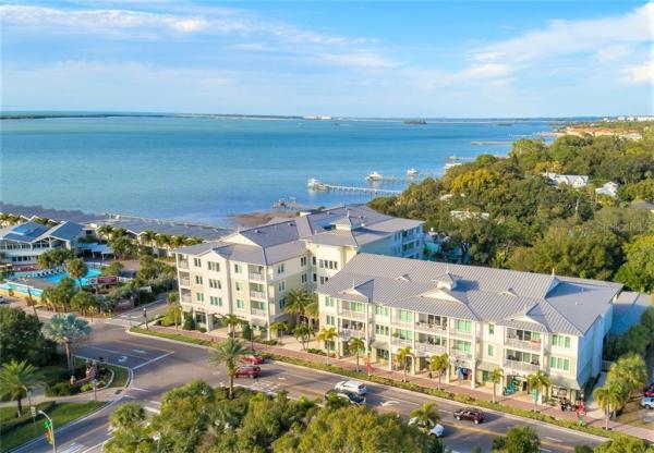 VICTORIA PLACE CONDO